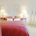 Chic Studio Apartment In Paris With Garden View - Near Eiffel Tower, M